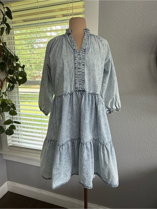 SSYS Dresses & Skirts - SSYS Light Wash Denim Tiered Mini Dress Size XS